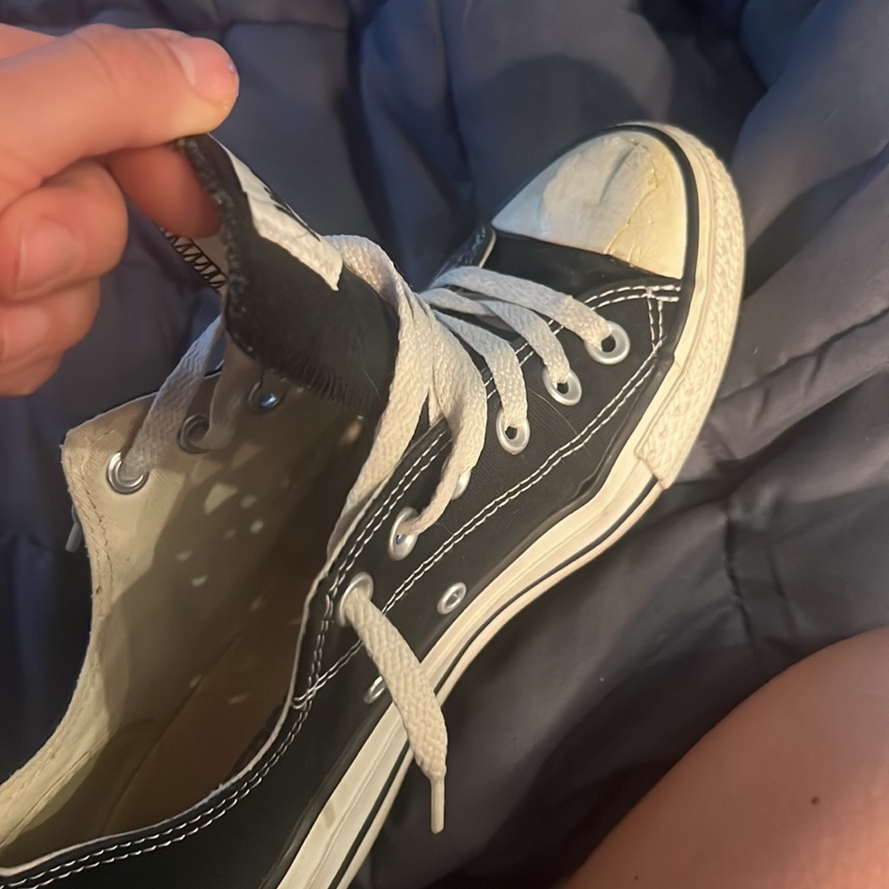 Black classic converse women’s 7, damaged toe - Picture 8 of 8